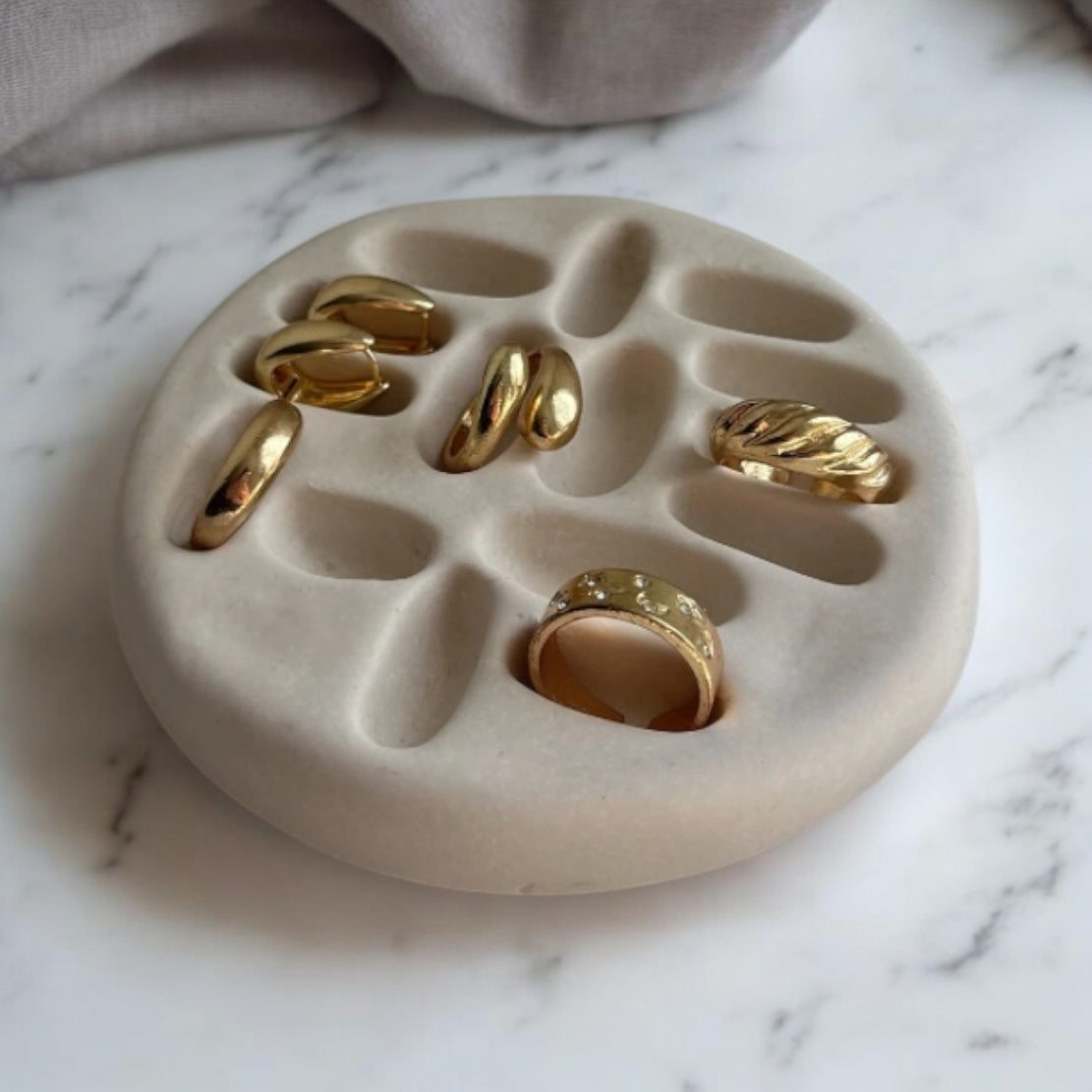 Aurea Ring Holder Luxura Handmade